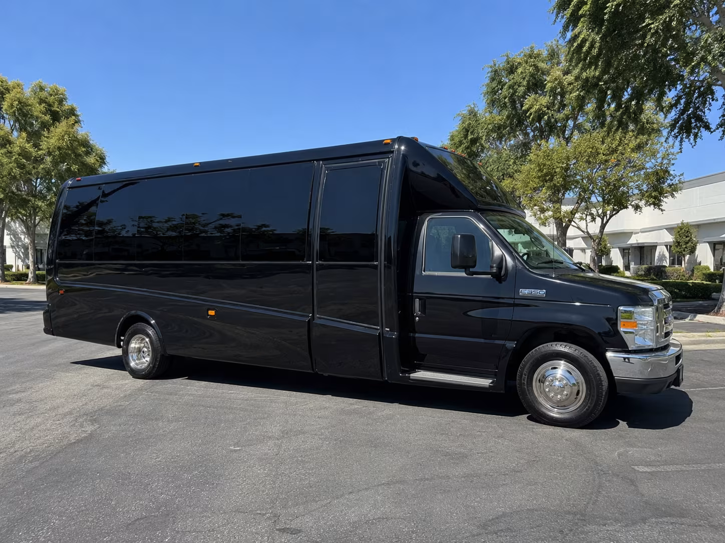 rent an oklahoma city prom party bus or charter bus today